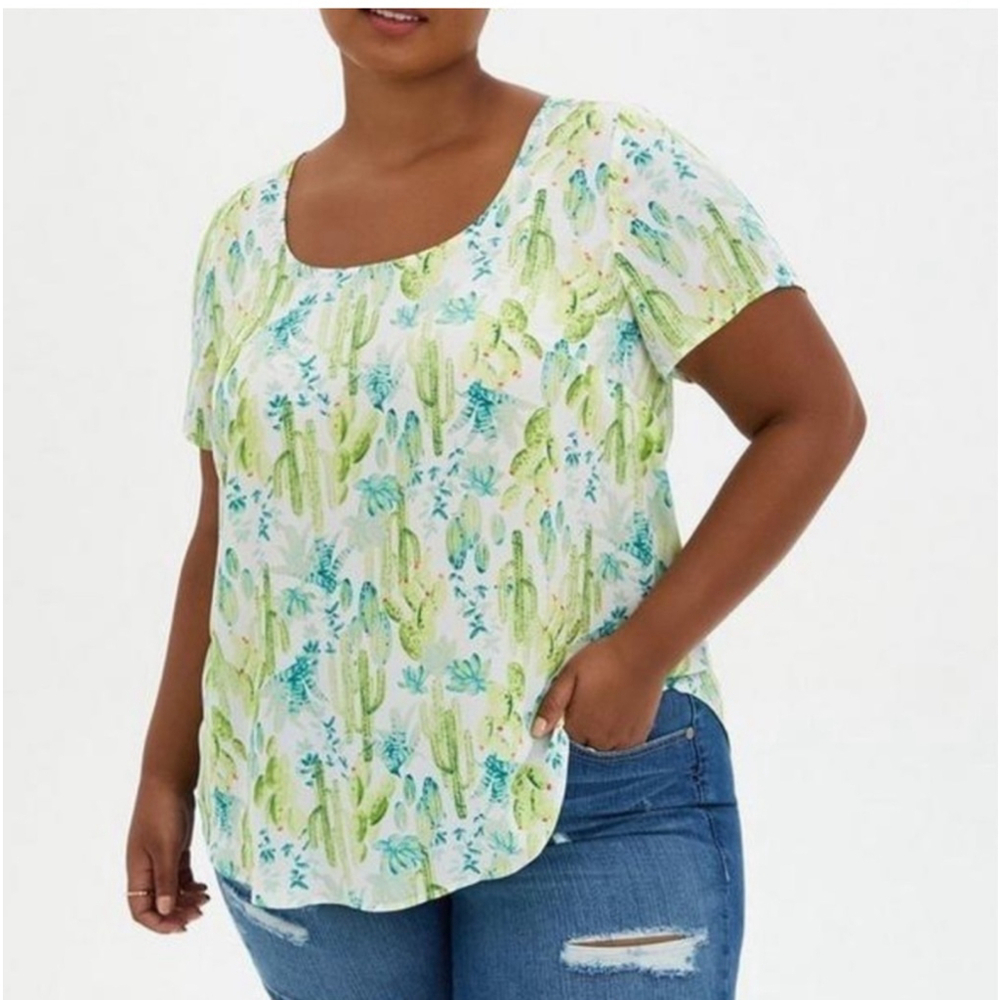 Torrid Abbey Georgette Blouse Size 5 Green Cactus Print Button Back Flowy Top